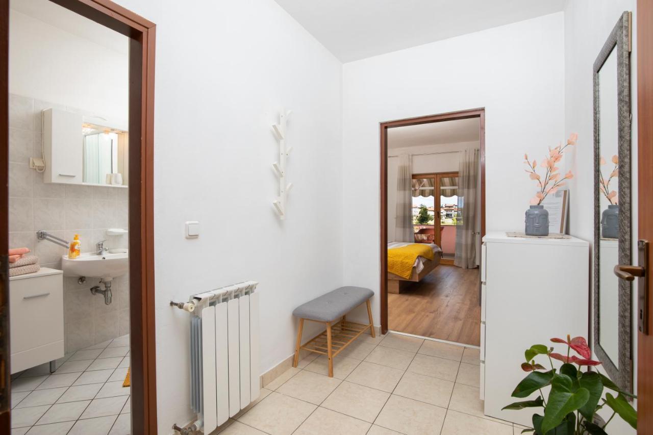 Sunny Apartment Valbandon Fazana Exterior photo