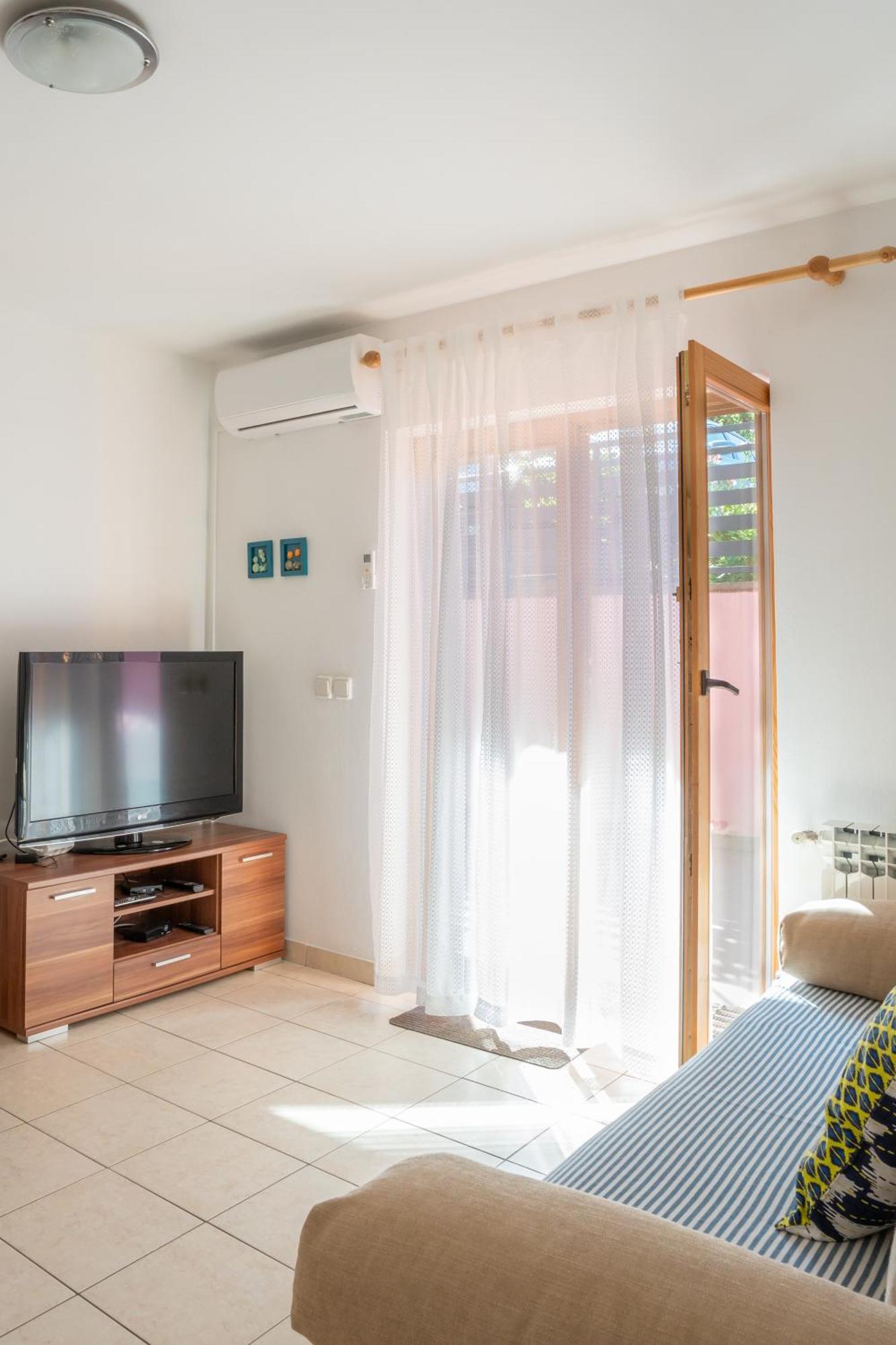Sunny Apartment Valbandon Fazana Exterior photo