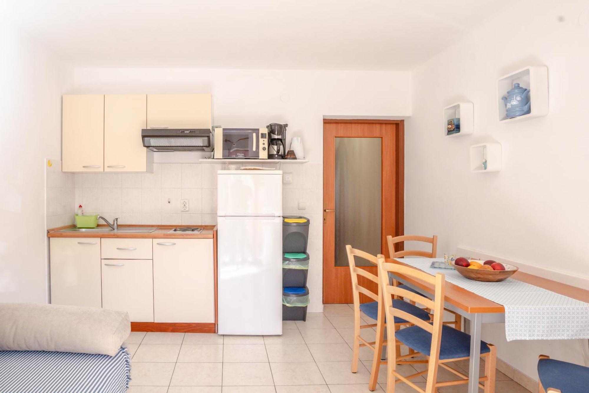 Sunny Apartment Valbandon Fazana Exterior photo