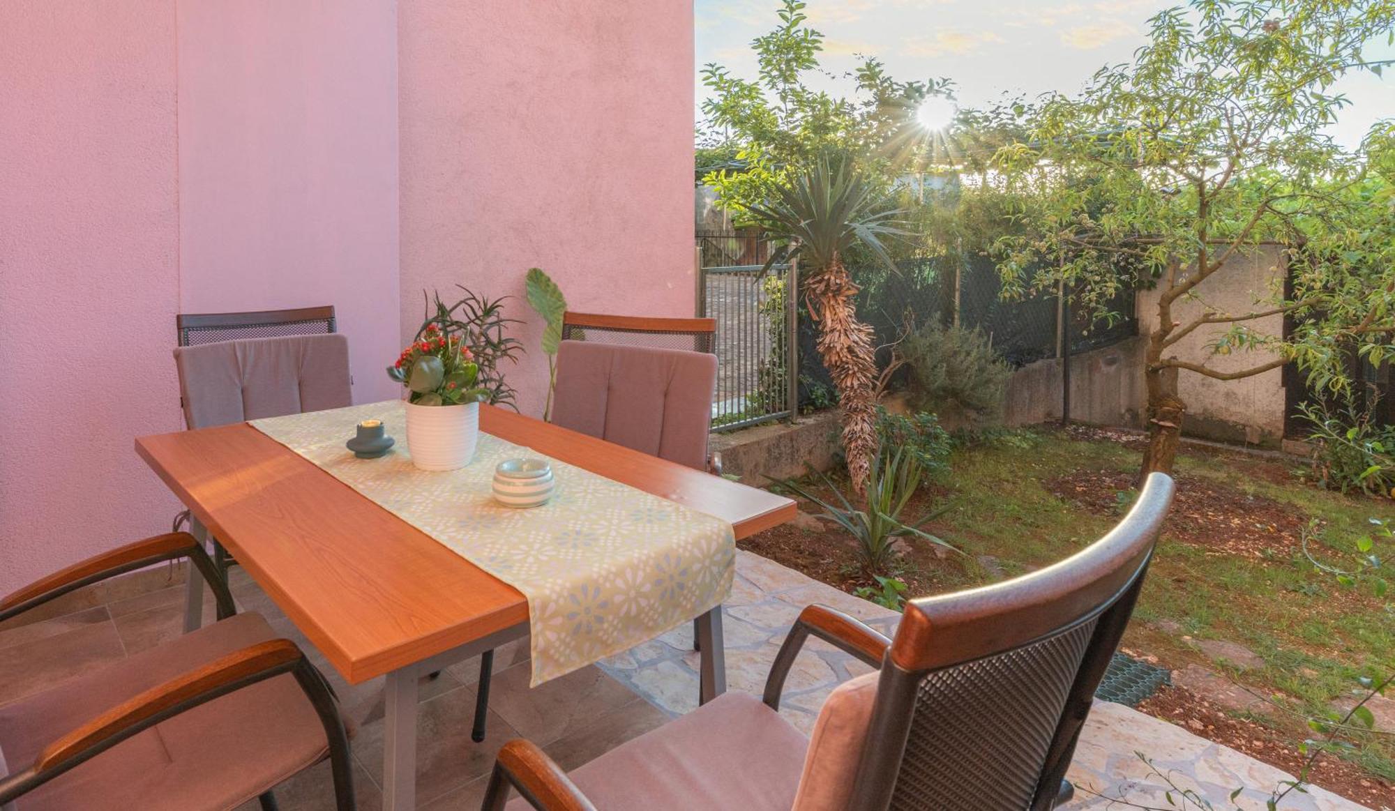 Sunny Apartment Valbandon Fazana Exterior photo