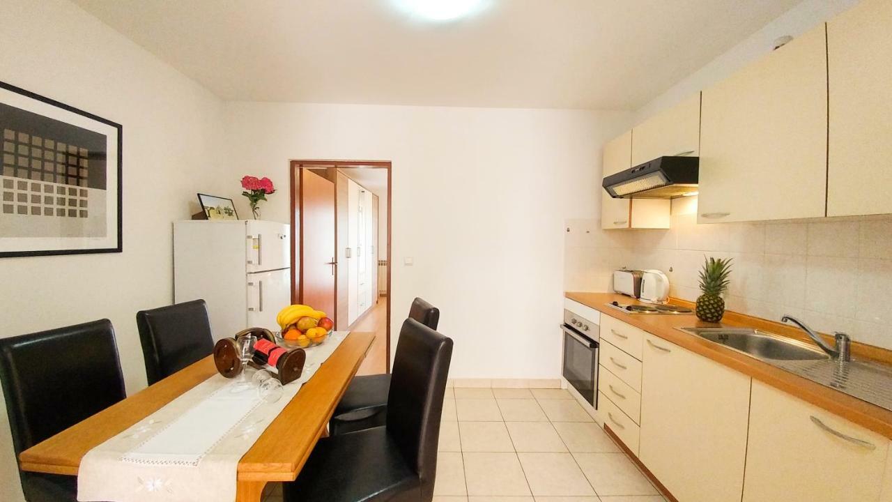 Sunny Apartment Valbandon Fazana Exterior photo