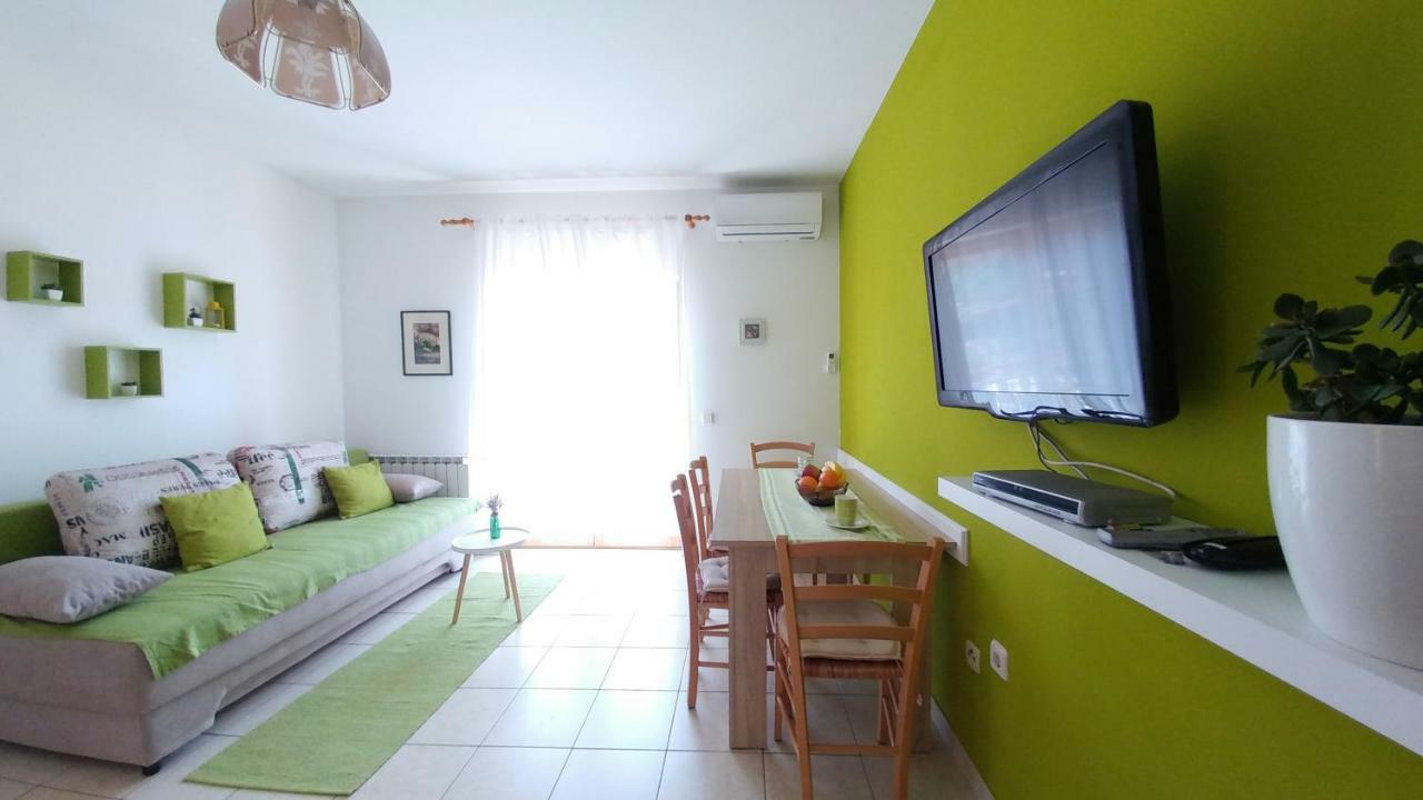 Sunny Apartment Valbandon Fazana Exterior photo