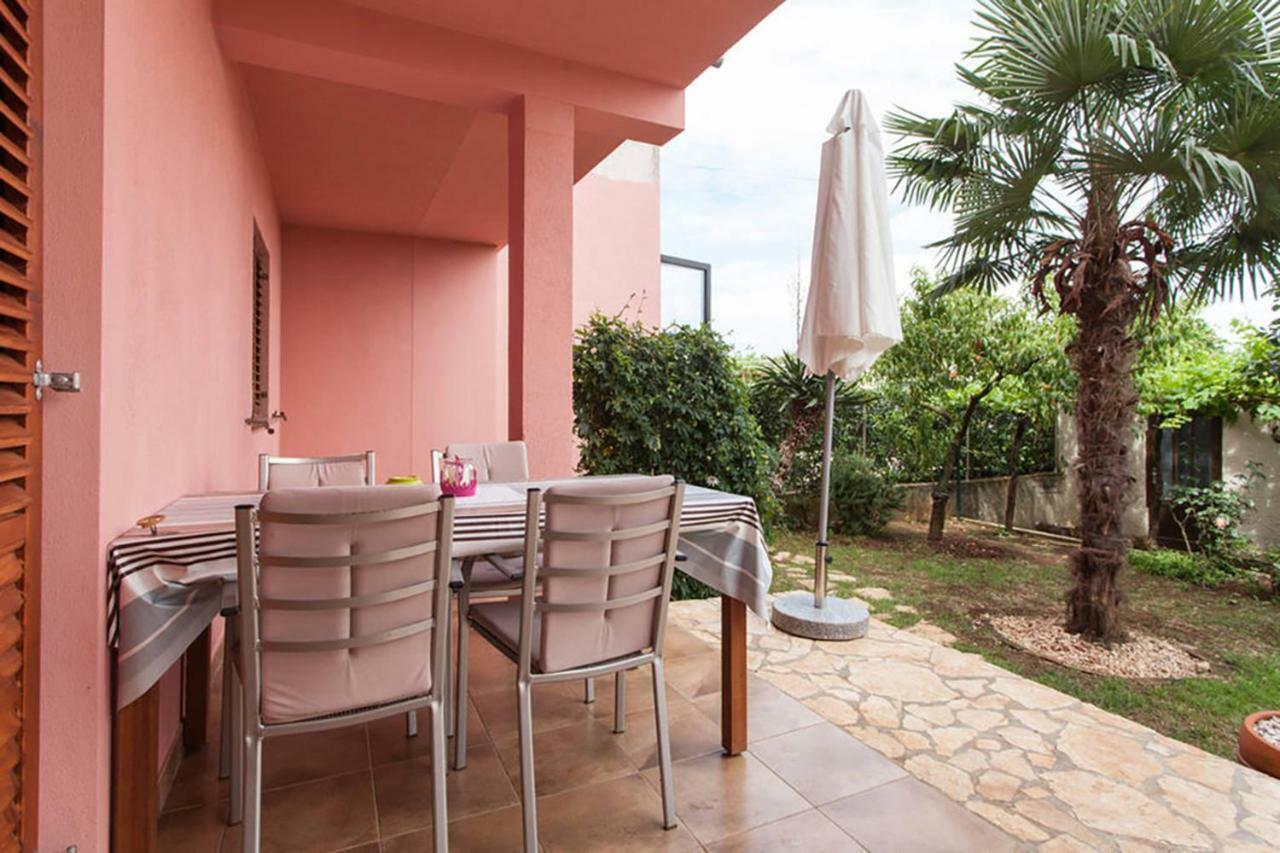 Sunny Apartment Valbandon Fazana Exterior photo