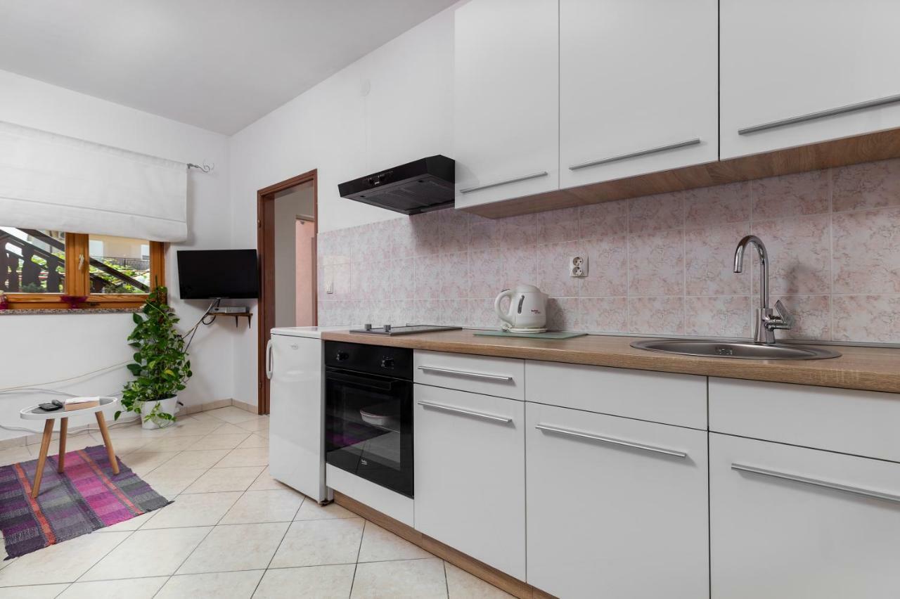 Sunny Apartment Valbandon Fazana Exterior photo